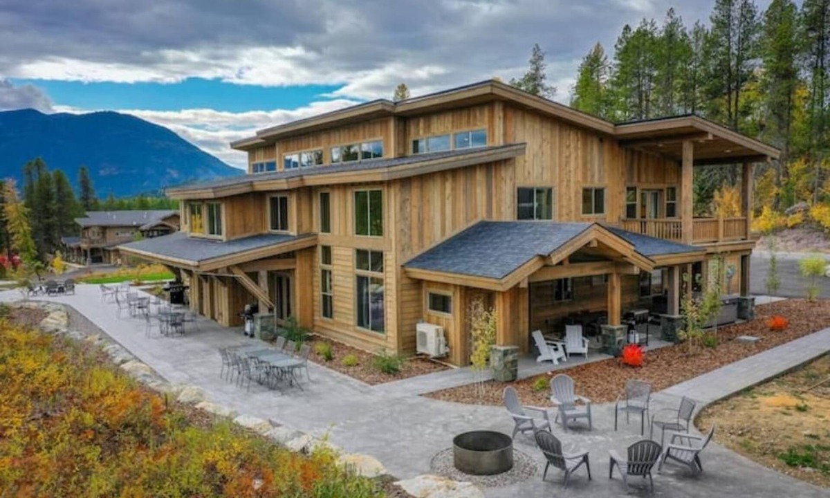 Coram House | New luxe townhouse mins to GNP! Spa! Game room!