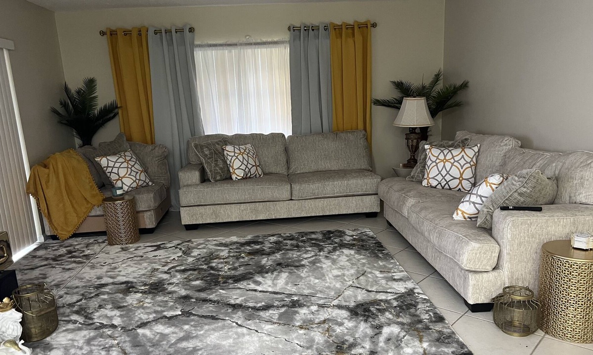 Sunrise House | NEW! LUXURIOUS!! Overnight stay for you! TOWNHOUSE!!WITH LAKE VIEW!! 1bed 1bath