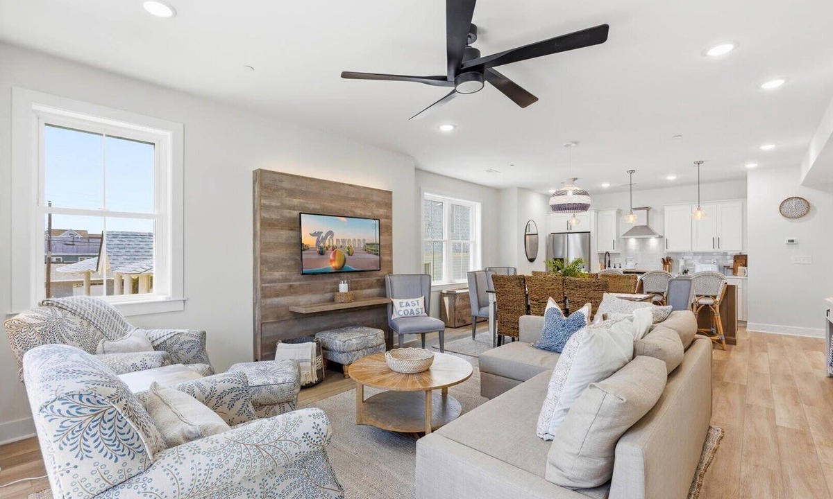 Wildwood Condo | NEW Luxury Townhouse with Rooftop Deck