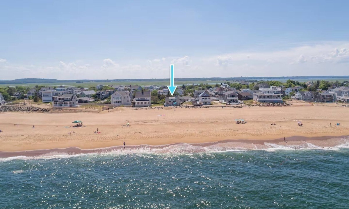 Newbury House | New Oceanfront Getaway with Exclusive Beach Access