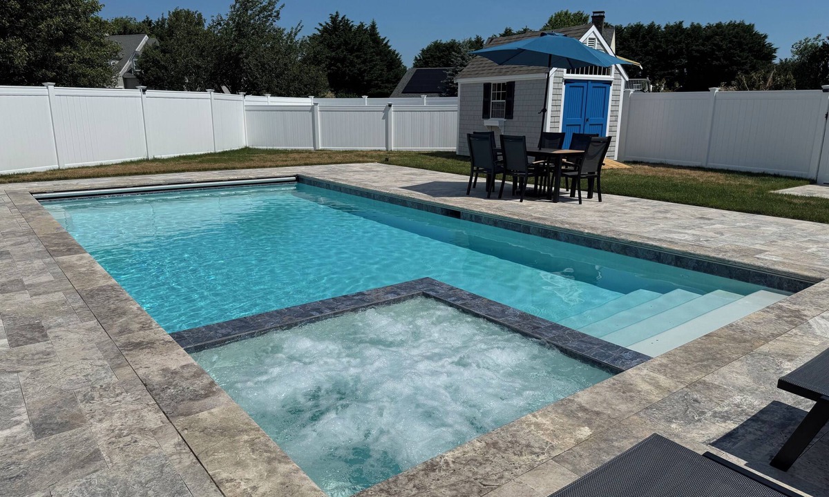 East Orleans House | New Saltwater Heated Pool & Hot Tub -Less than 5 Minutes from Nauset Beach!