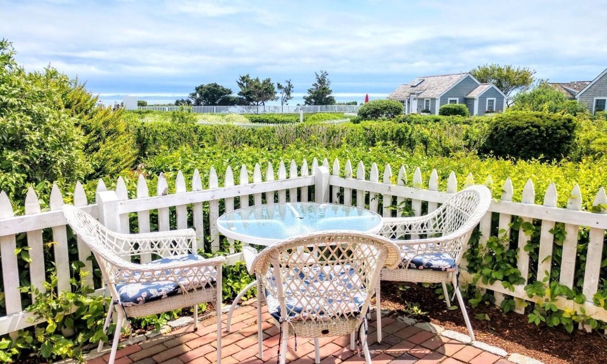 Mashpee Cottage | New Seabury cottage, stunning ocean views, steps to private beach in maushop