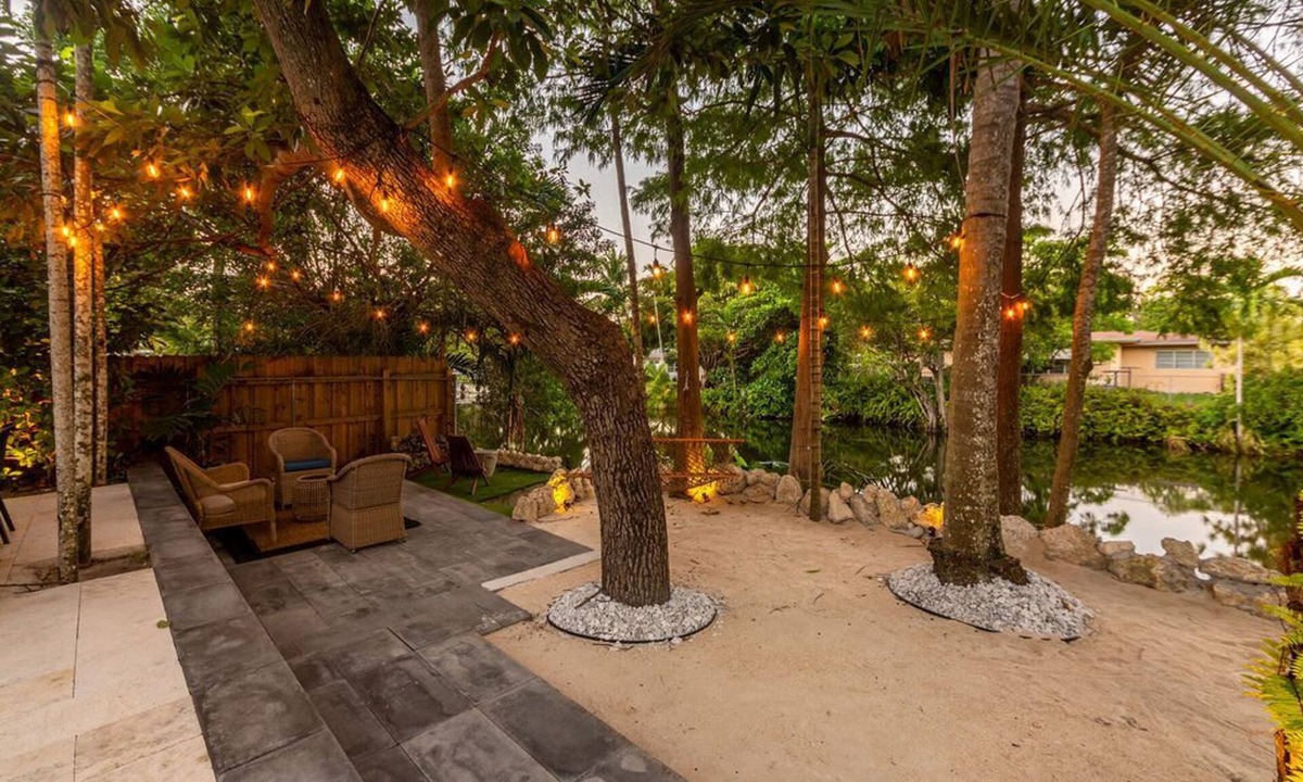 Golden Glades Villa | New Waterfront Villa | Sand Terrace+Pool/VB+Fire Pit+Games