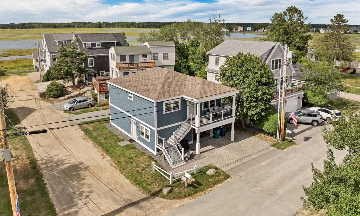 Hampton House | Newly built 2018. Single family home with views and 5 minute walk to beach.