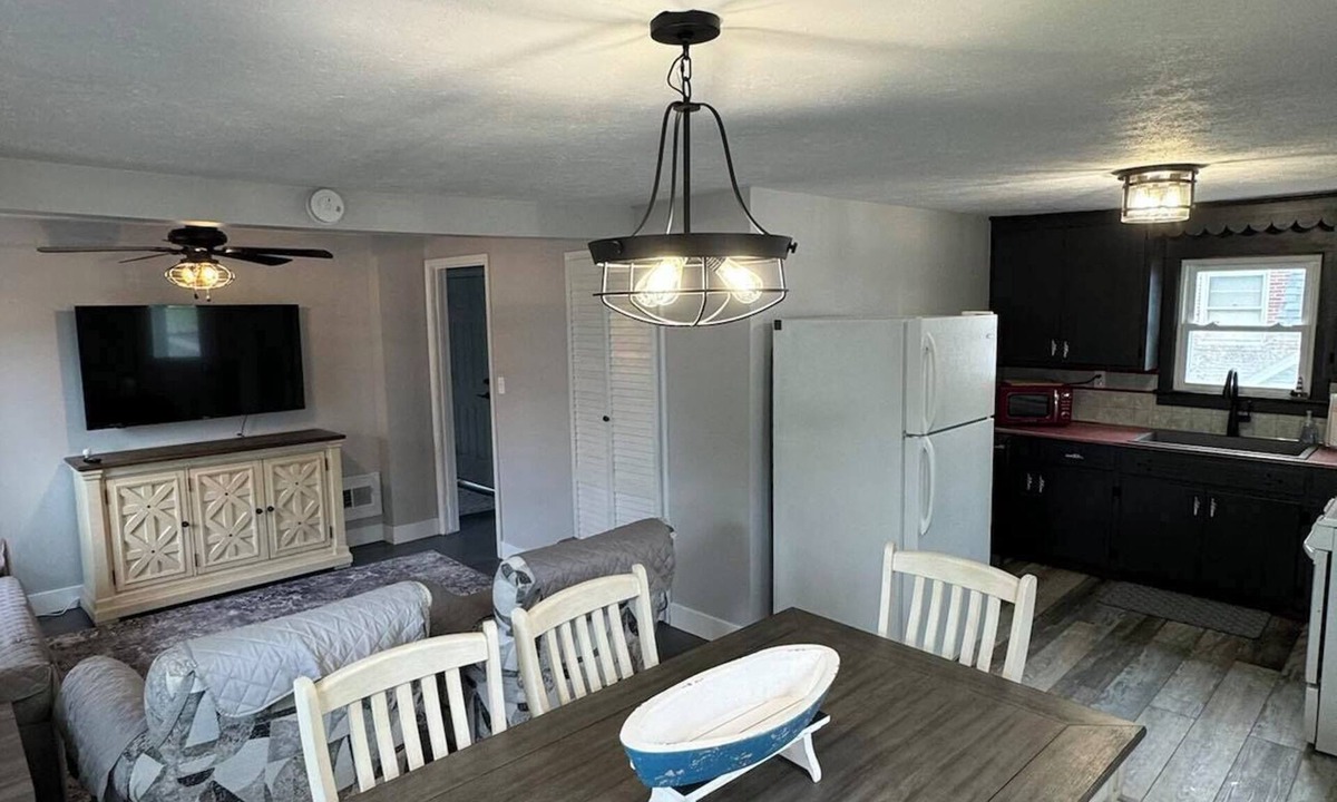 Fairport Harbor House | Newly Remodeled 2-Bedroom Unit in Fairport Harbor