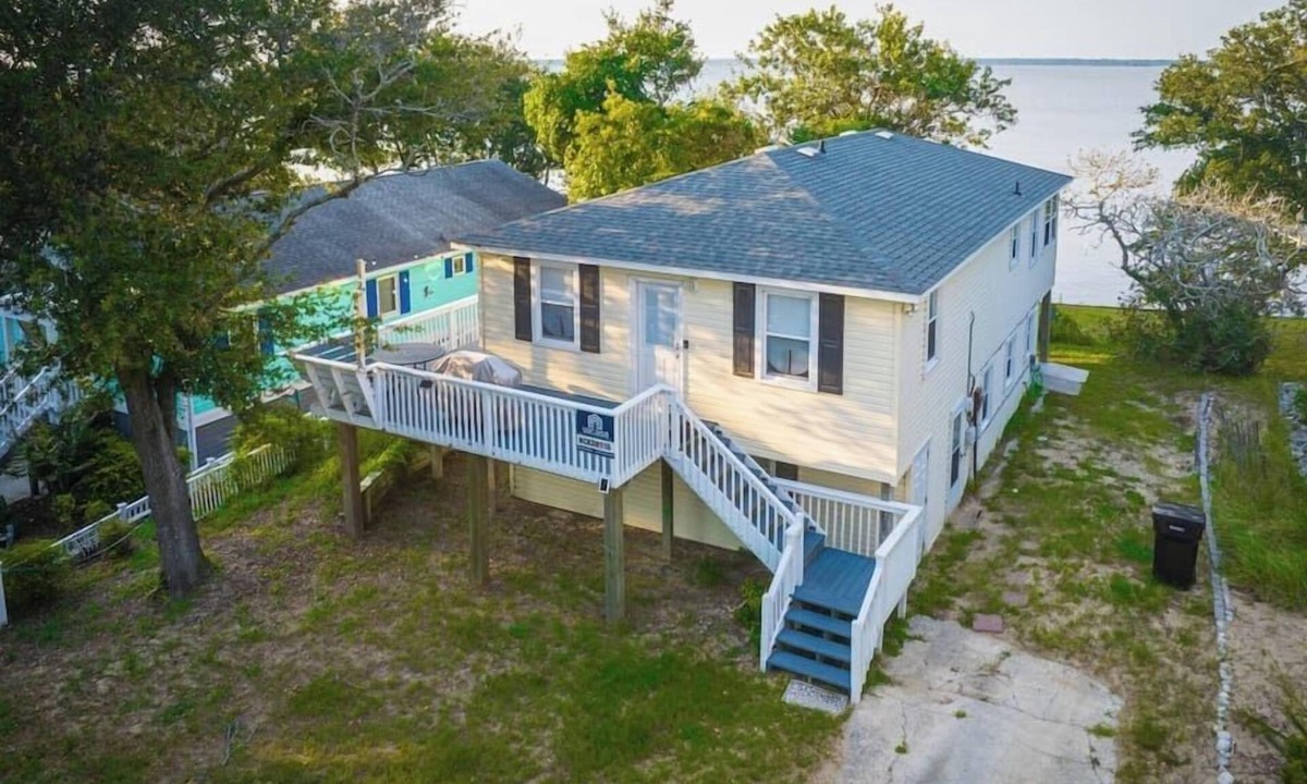 Colington Harbour House | Newly Renovated! Bayfront Bliss! Water Front Home