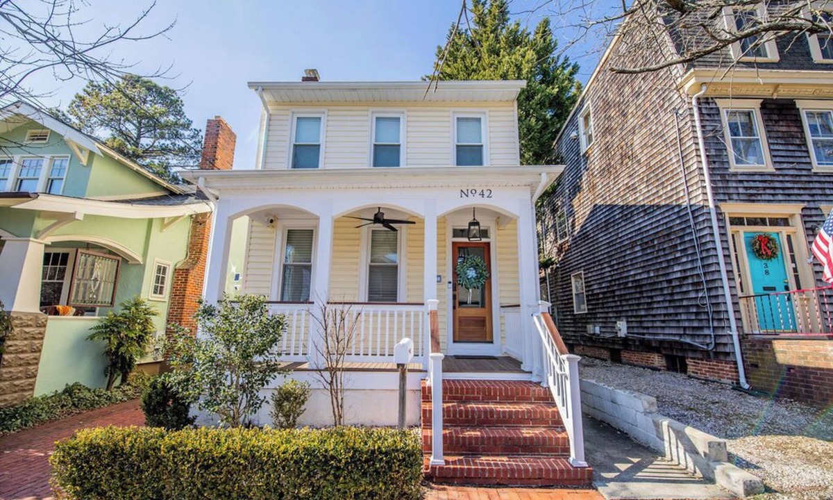 Murray Hill House | Newly renovated in DTA w parking