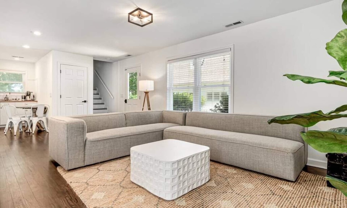 Royal Oak Cottage | Newly Renovated Summer Paradise-Pool-Tennis-Garden Retreat