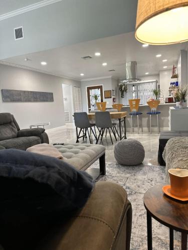 Survey Creek Villa | Newly Renovated Villa with Hot Tub