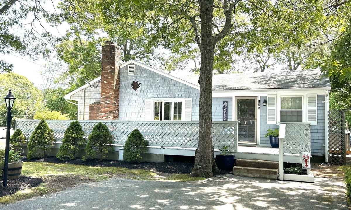 West Hyannisport House | Nice Three bedroom close to Craigville Beach