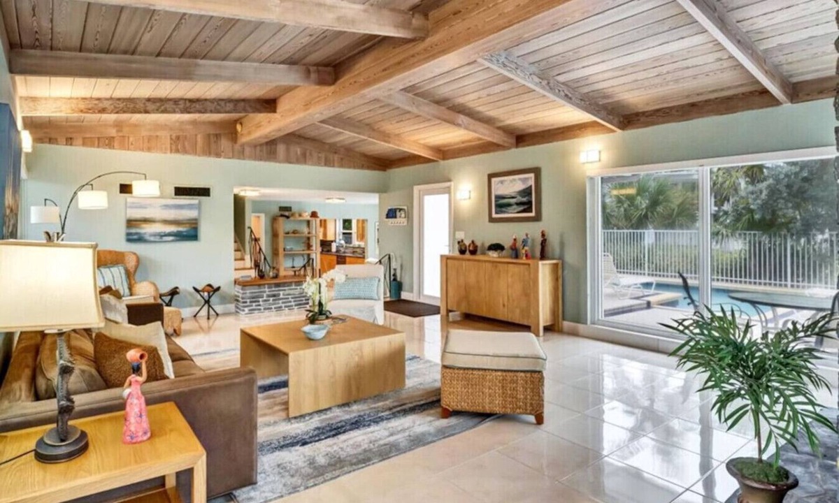 Lauderdale Beach House | North Beach Retreat - pool, park & ocean