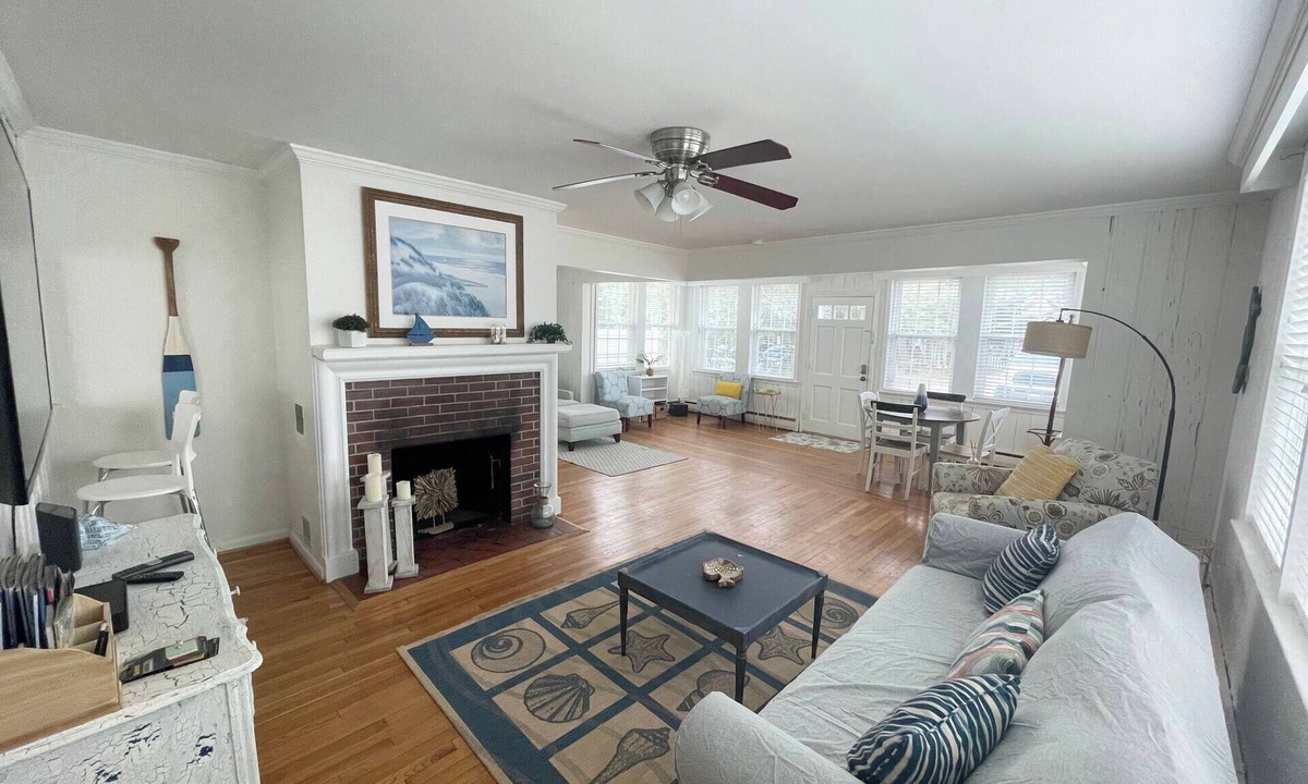 Northeast Virginia Beach Cottage | North End Coastal Beach Cottage