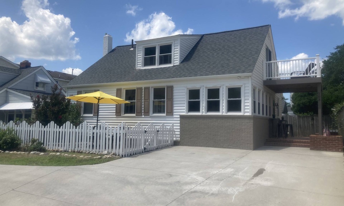 Northeast Virginia Beach Cottage | North End: Ocean side of Atlantic- steps to the sand!