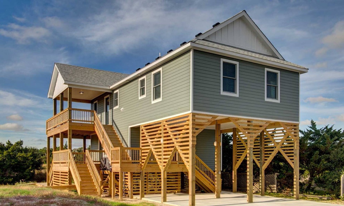 Avon House | Novice 4BRM/3Bath house on the canal/sound access close to the beach