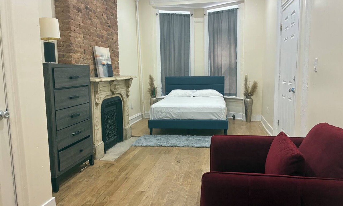 Crown Heights Apartment | NYC Prime Living - Steps to Prospect Park, Barclays Center & Brooklyn's Best.