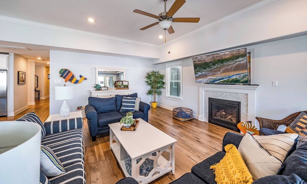 North End Condo | Ocean City Luxury 5BR/4.5BA Condo-Top-Floor w/Elevator, 1.5 Blocks to Beach