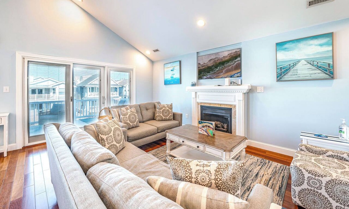 North End Condo | Ocean City Walk to Shore- 4 Bedrooms with Rooftop Deck & Porch