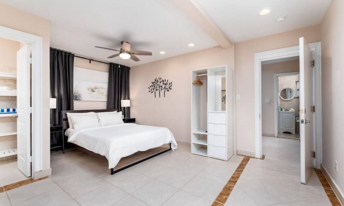 Lauderdale-by-the-Sea Apartment | Ocean Flats #2 - Lauderdale-by-the-Sea