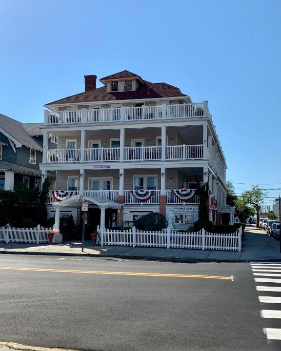 North End Hotel | Ocean Manor 1100 Inn