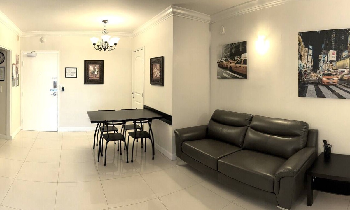 Galt Mile Apartment | Ocean Manor Beachfront Resort – 2BR w/Master En-Suite
