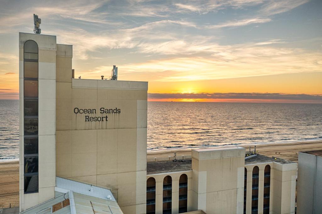 Northeast Virginia Beach Resort | Ocean Sands Resort, Oceanfront, Virginia Beach by Vacatia