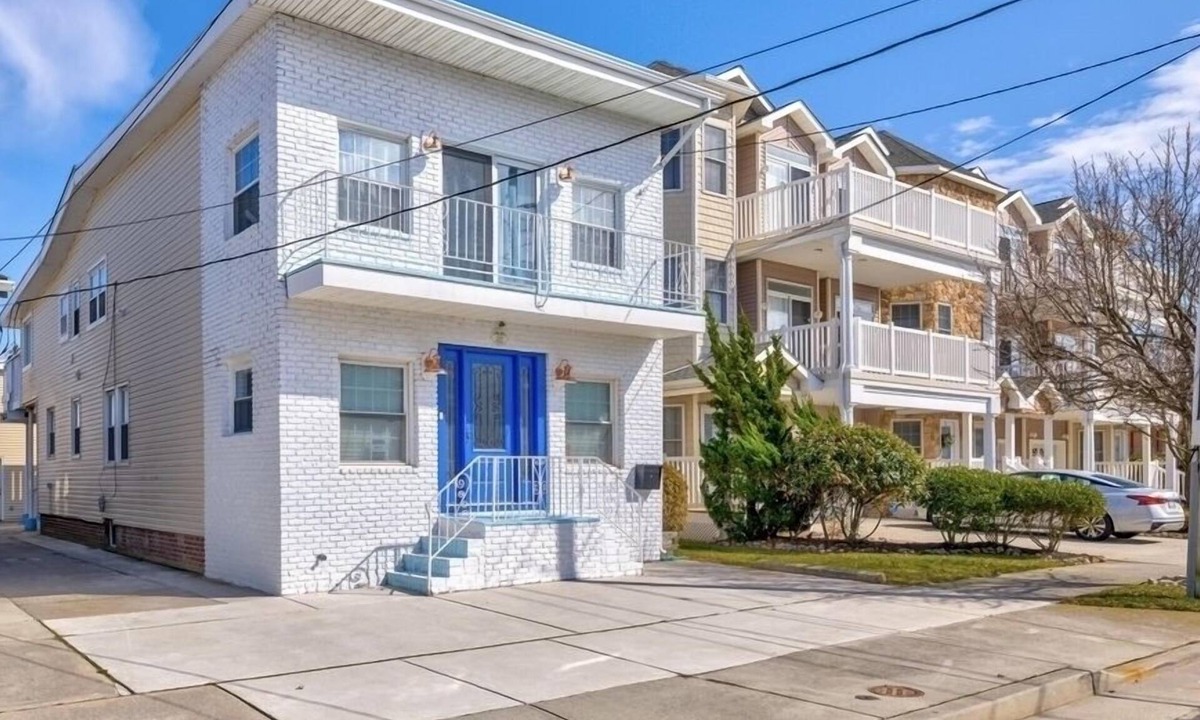 North Wildwood House | OCEAN VIEW HOUSE A BLOCK FROM THE BEACH AND BOARDS! WHOLE HOUSE RENTAL!