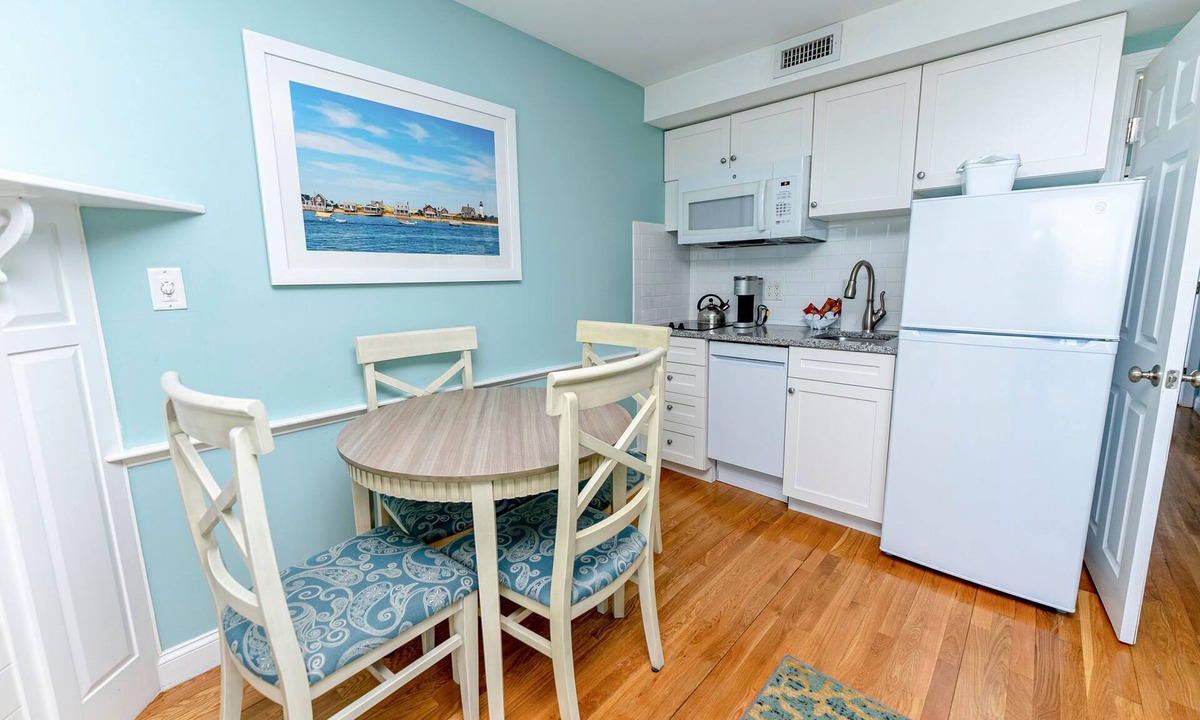 Dennis Port Condo | Oceanfront 1-Bedroom Condo w/Balcony Views