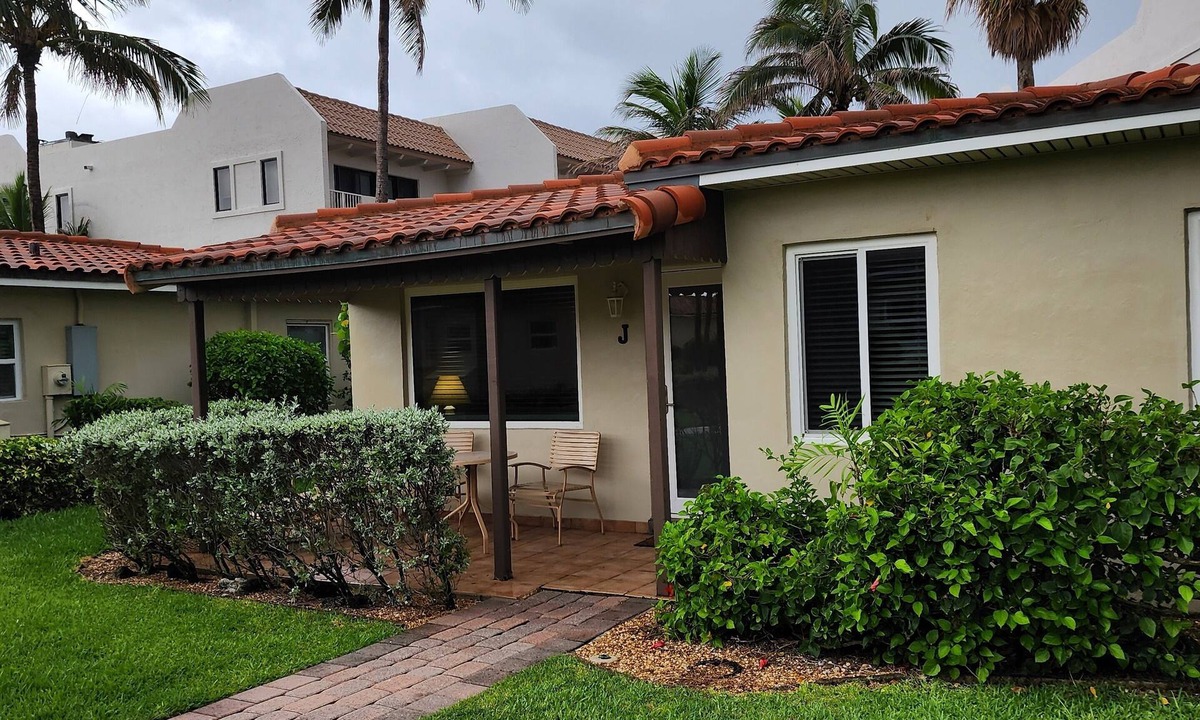 Hillsboro Beach Villa | Oceanfront & Intracostal Private Villa Steps From the Beach