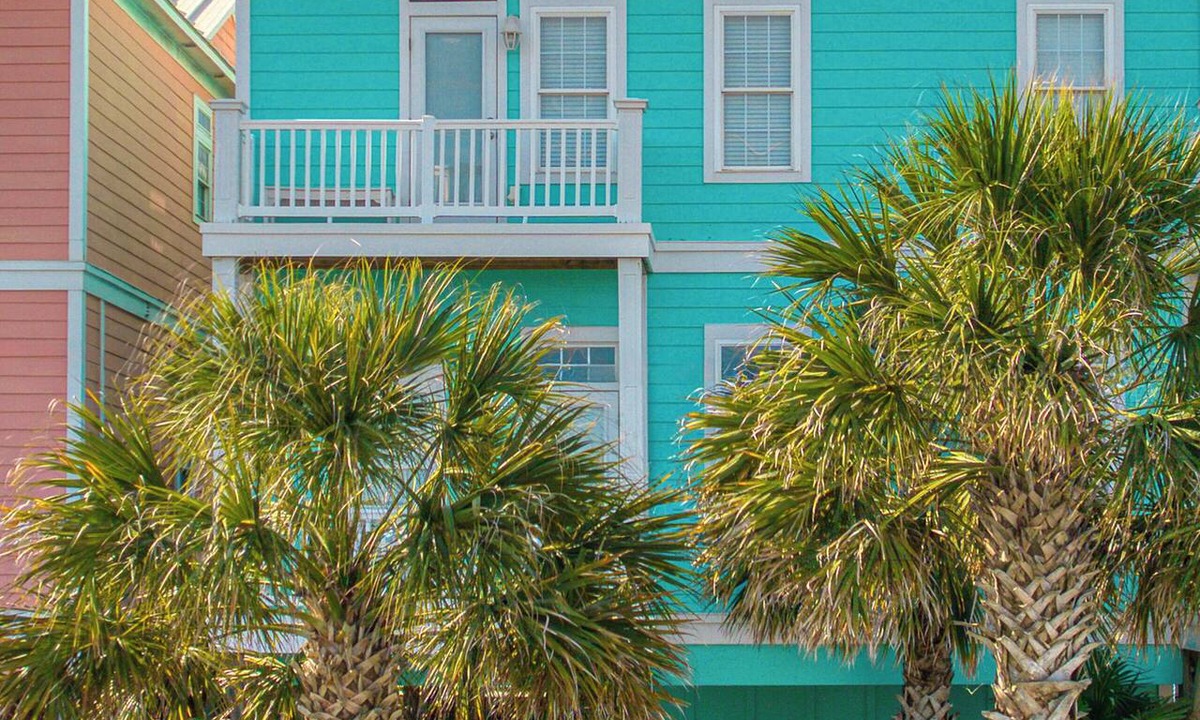 Surf City House | Oceanfront Townhome Villa with Access to Community Pool in Surf City, NC