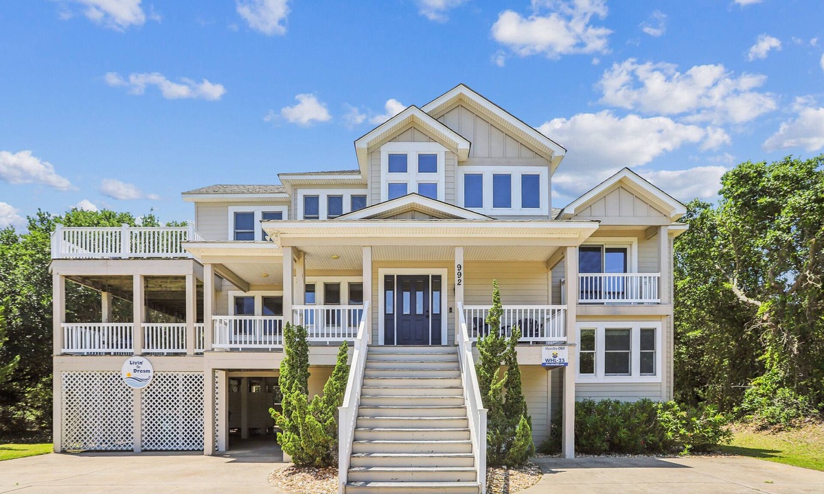Whalehead Beach House | OCEANSIDE: Elegant home! Private Pool, Hot Tub, Gameroom with Pool Table!