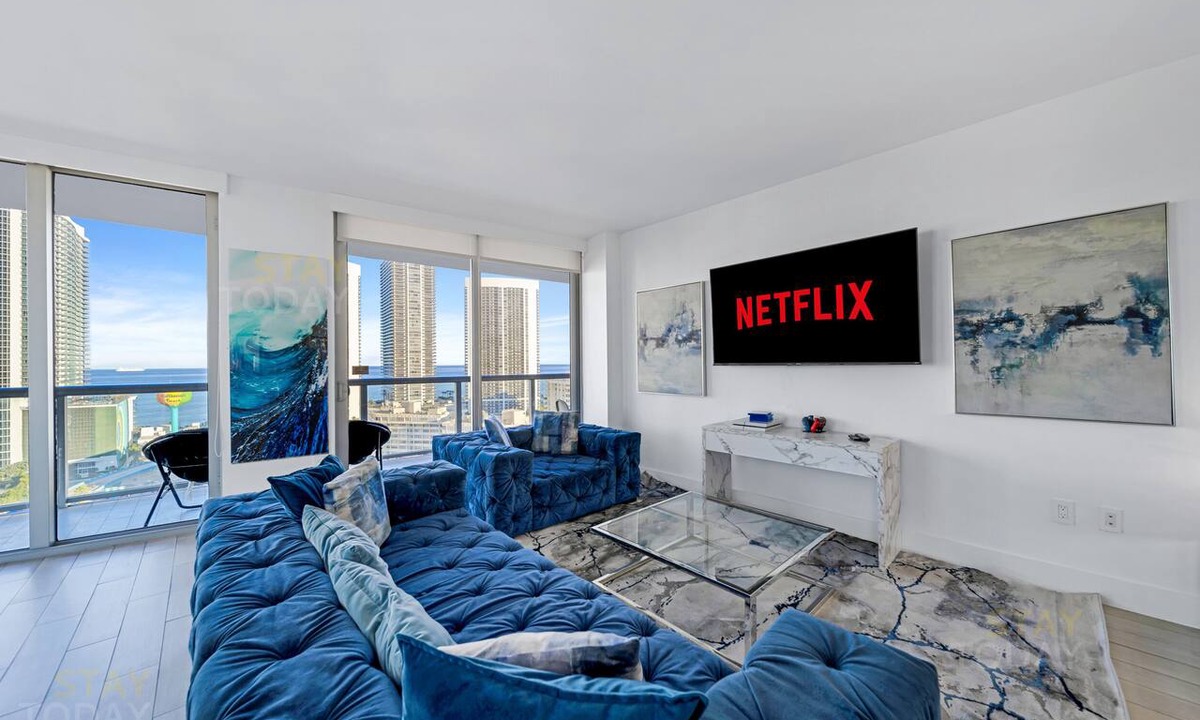 Hallandale Beach Condo | ★OCEANSIDE ESCAPE 3BD/3BA VIP-TOWER OF BCHWLK - 25 min to MAJOR INTERNATIONAL SPORTING EVENT!