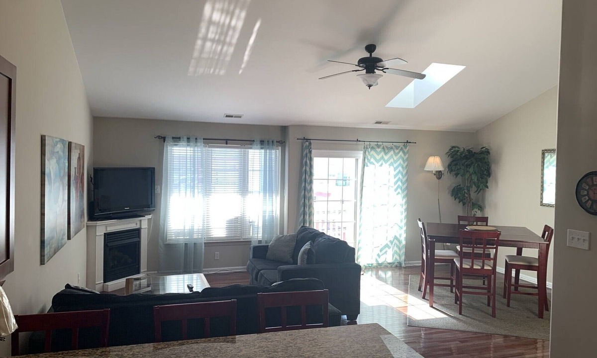 Wildwood Condo | OceanView, 1 Blk to Boardwalk 4 Sleeping Areas, 3 Full Bath