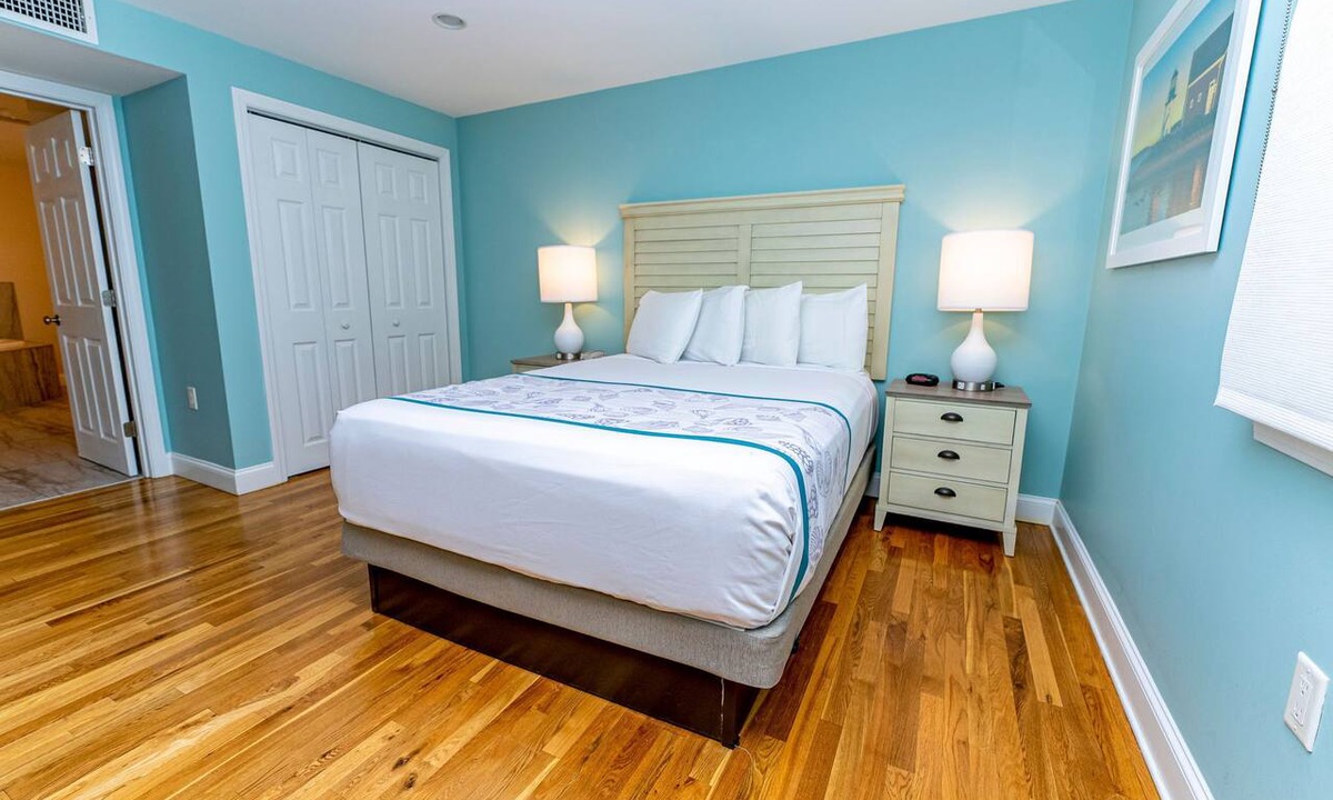 Dennis Port Condo | Oceanview Condo w/Fireplace & Patio