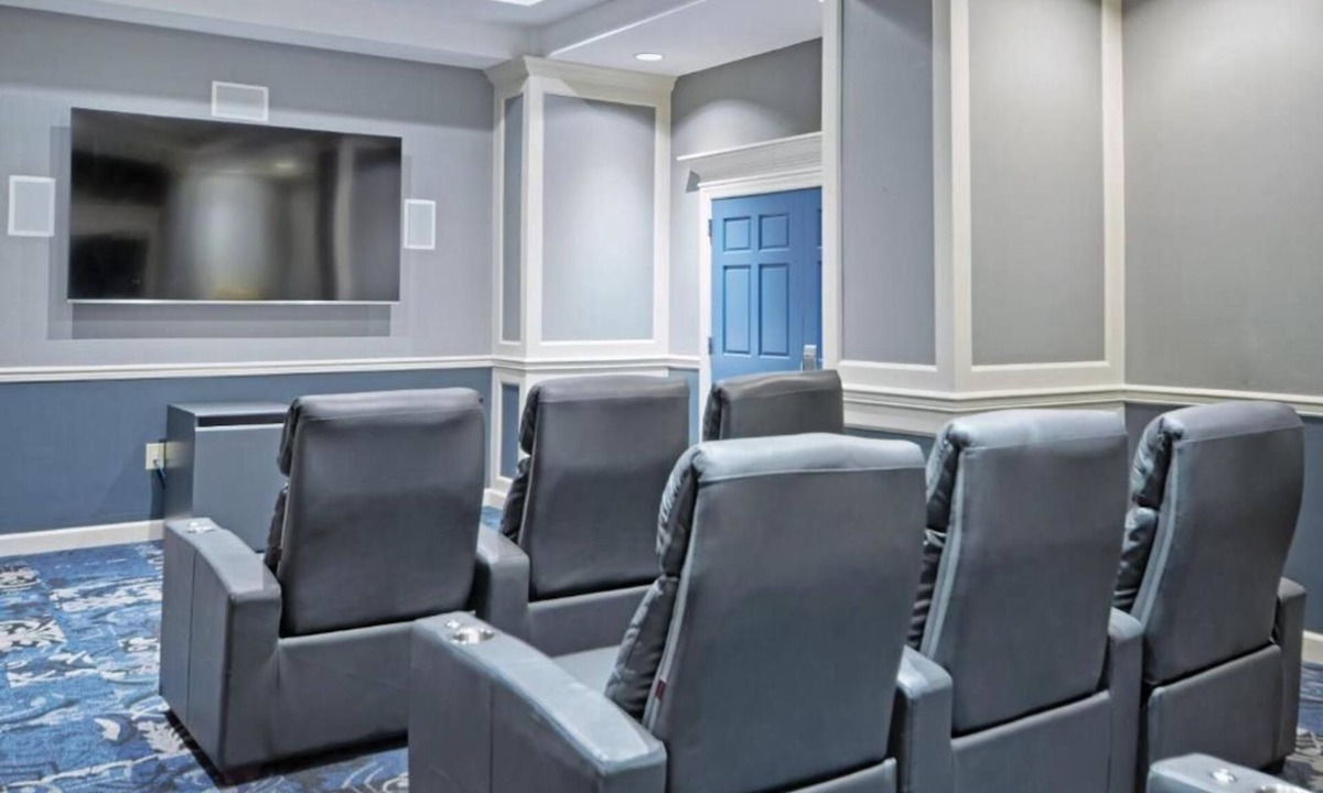 Old Town Alexandria Hotel | Old Town Alexandria 3 Bedroom Presidential Unit!