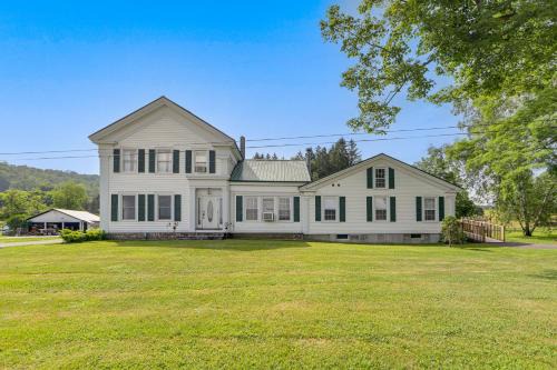 West Winfield House | On 22 Acres! Retreat w/Views in Burlington Flats