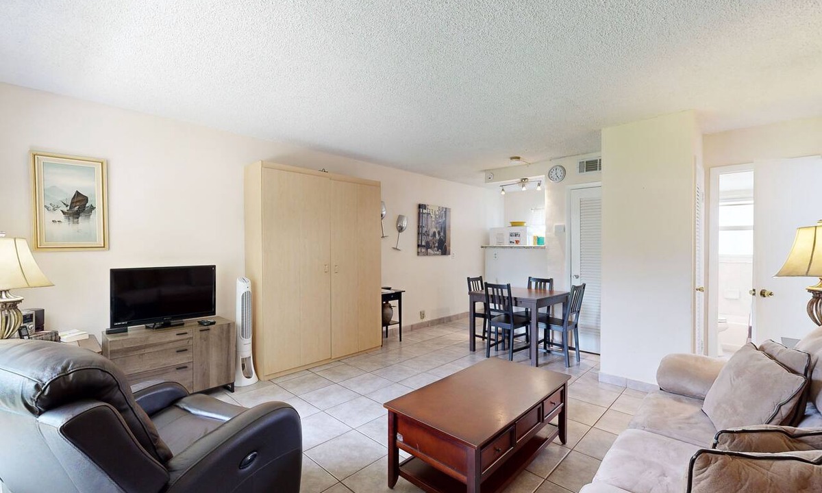 Pompano Beach Condo | One block from Pompano Beach - condo w/shared heated pool & sundeck