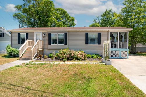 Deep Hole House | One Peace Cottage