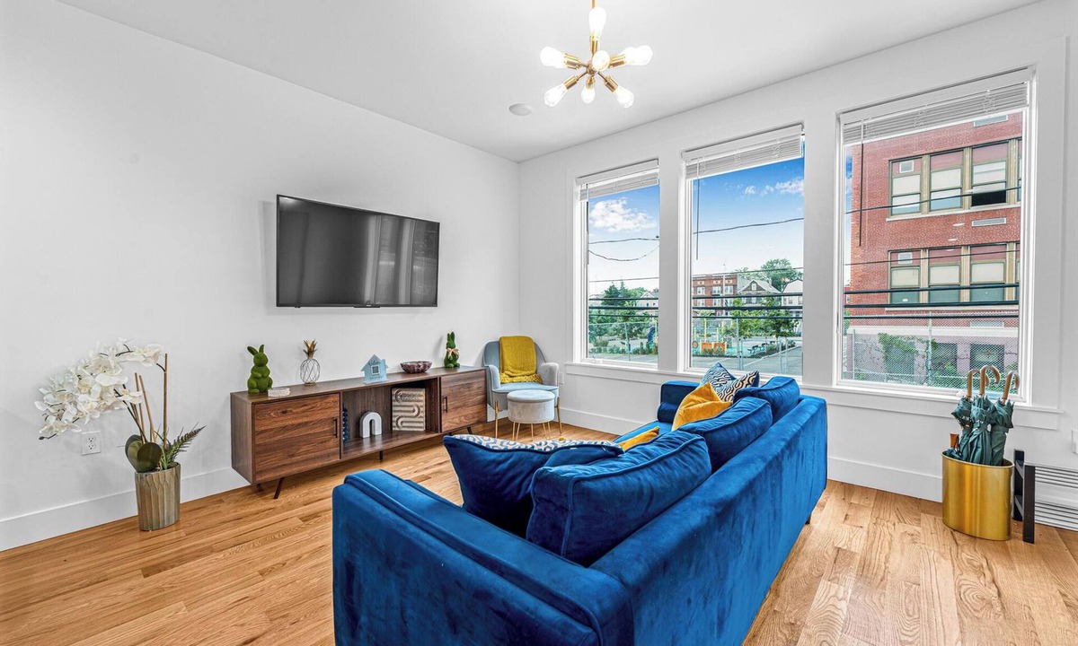Greenville House | Open concept 3 BR-3BA-12 min to EWR-25 min to NYC