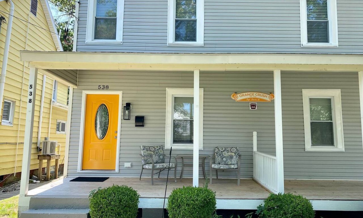 Cape Charles House | Orange Crush Townhome II, Beach & Pet-Friendly