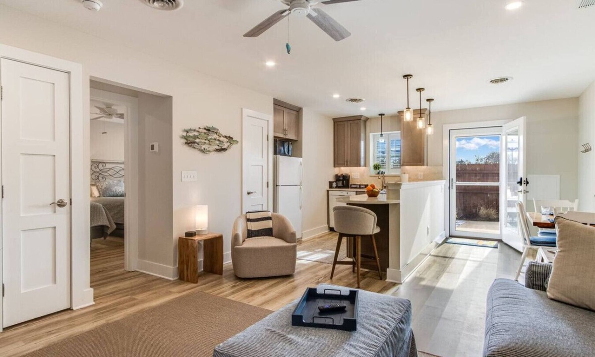 Historic District Condo | Osprey Oasis: Wildlife, Beaches & Walk to Dining