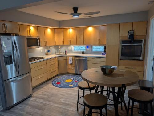 Shady Side House | Otterspace at the beach