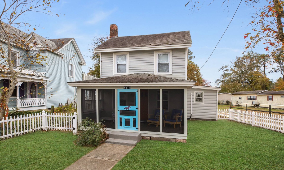Chincoteague House | Painted Pony Cottage by Seaside Vacations & Sales