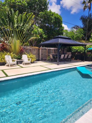 River Oaks House | Palm and Plunder A Posh Pirate Retreat
