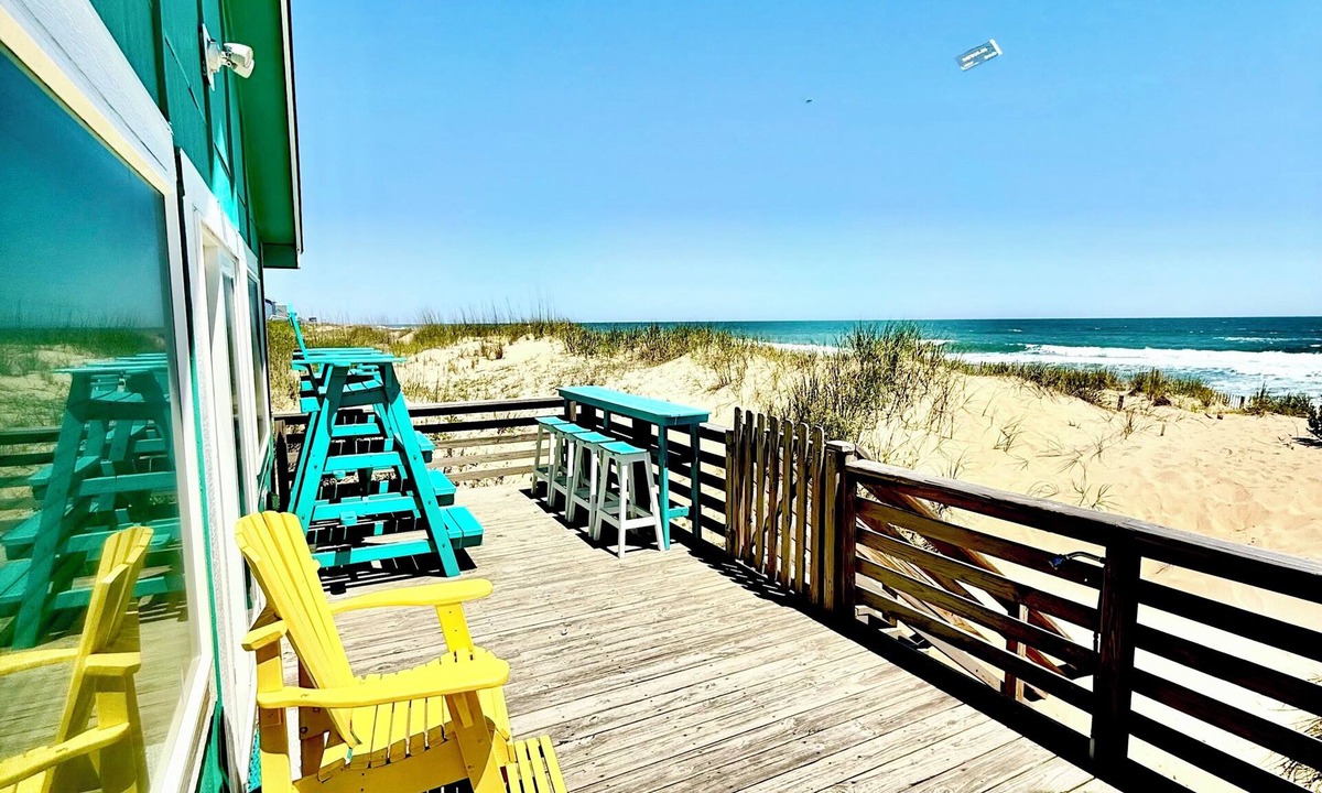 Sea Retreat House | Panoramic Ocean Views in this Updated Vintage Beach Box Right on the Beach!