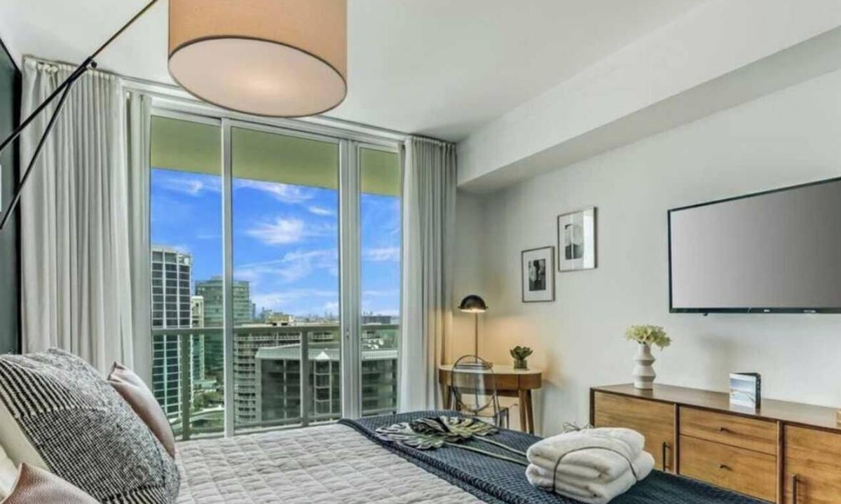 Coconut Grove Apartment | Panoramic Studio Suite with Bay & City Views
