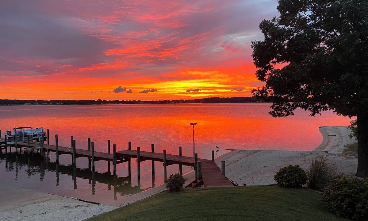 Mount Holly House | Paradise point- beach front/dock/kayak/fishing