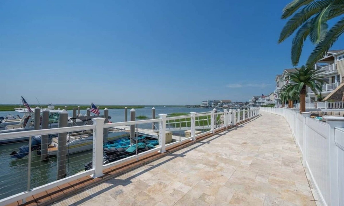Anglesea House | Paradise Way