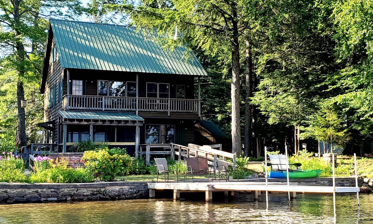 Gloversville House | PatriotsRest: Adirondack private waterfront with fishing/swimming/boat dock