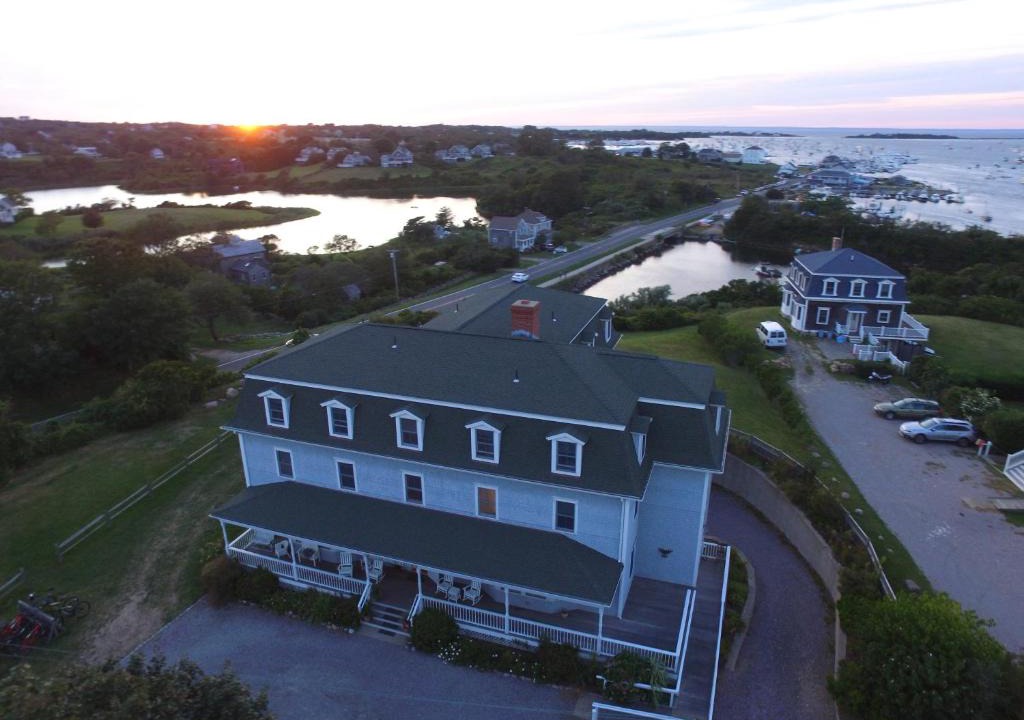 Block Island Hotel | Payne's Harbor View Inn