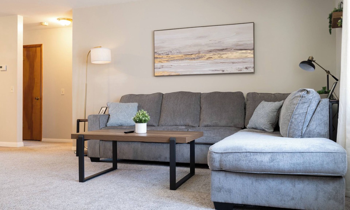 Syracuse Apartment | Peaceful Getaway-Minutes to Downtown, Hospital & Universities